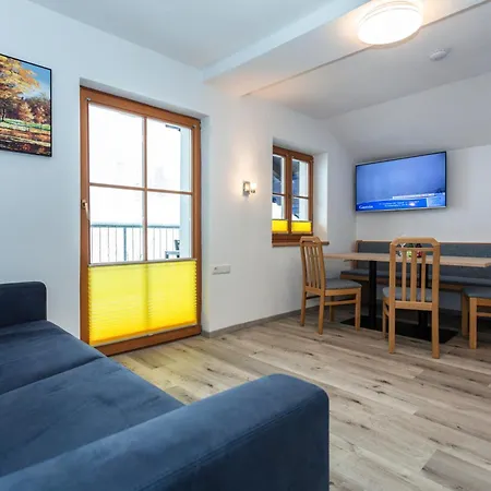 Alpenblick Apartment *
